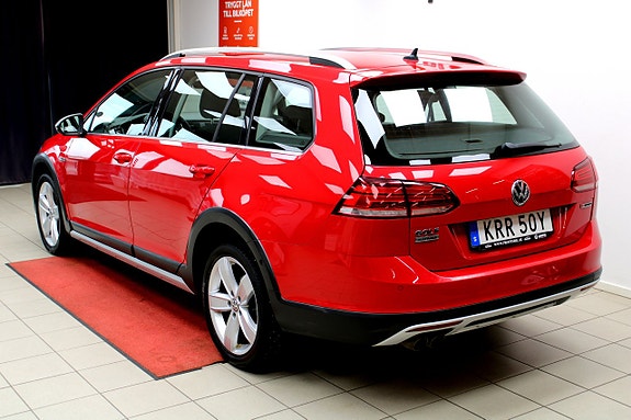 Volkswagen Golf Alltrack 13 of 26