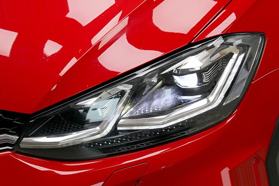 Volkswagen Golf Alltrack 23 of 26