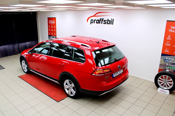 Volkswagen Golf Alltrack 22 of 26