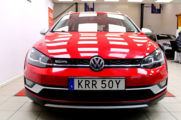 Volkswagen Golf Alltrack 3 of 5
