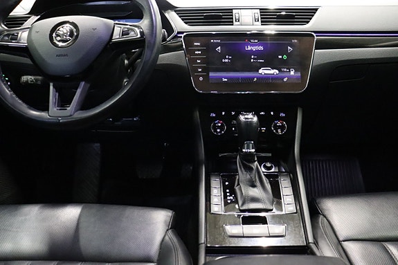 Skoda Superb 16 of 28