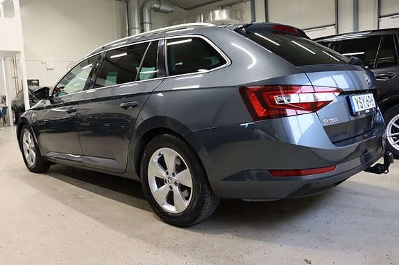 Skoda Superb 4 of 5