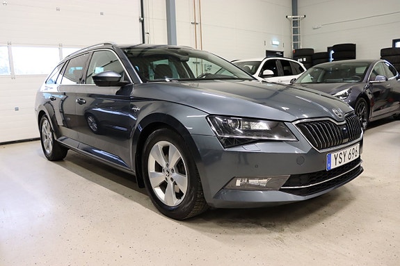 Skoda Superb 2 of 5