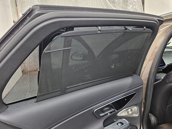 Mercedes-Benz E300 e 10 of 13