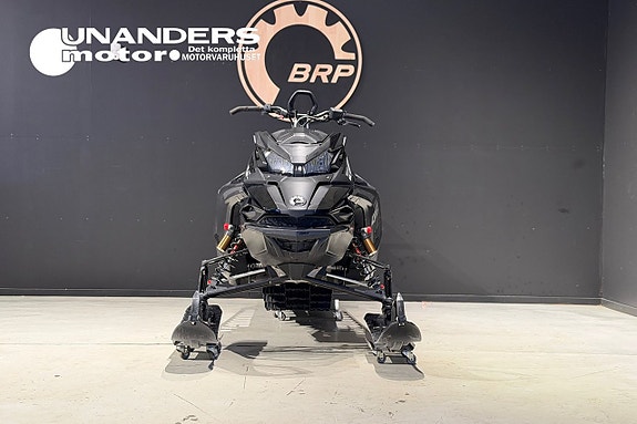 Lynx Boondocker RE 3700 850 E-TEC Black Edition Shot-start Nyservad 5 of 10