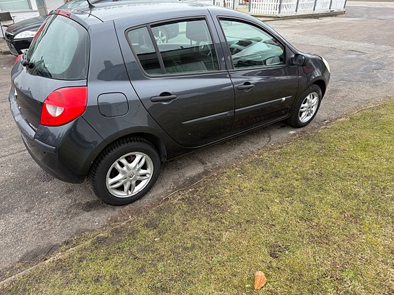 Renault Clio 3 of 5