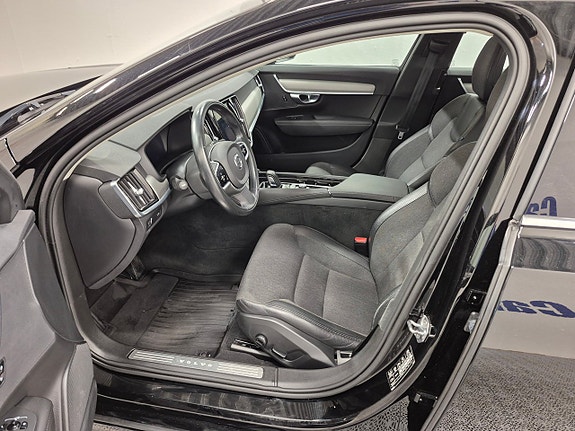 Volvo V90 2 of 10