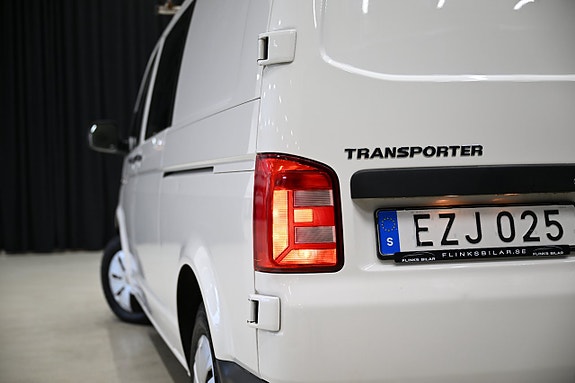 Volkswagen Transporter 12 of 30