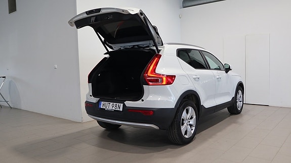 Volvo XC40 9 of 14
