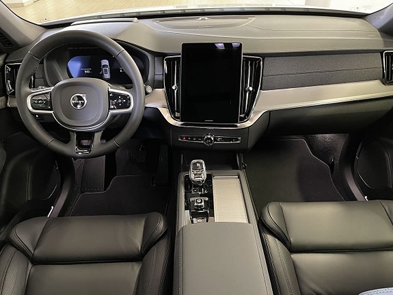 Volvo XC90 12 of 15