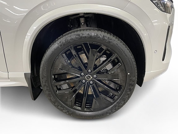 Volvo XC90 9 of 15