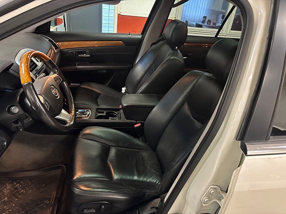 Cadillac SRX 5 of 5