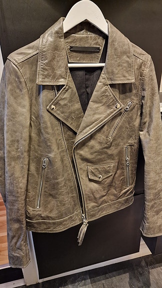 Product image 20 of 25