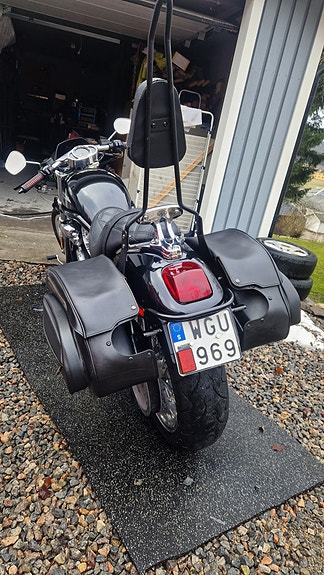 Harley-Davidson VRSCB V-Rod 2 of 4