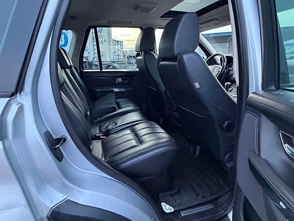 Land Rover Range Rover Sport 16 of 20