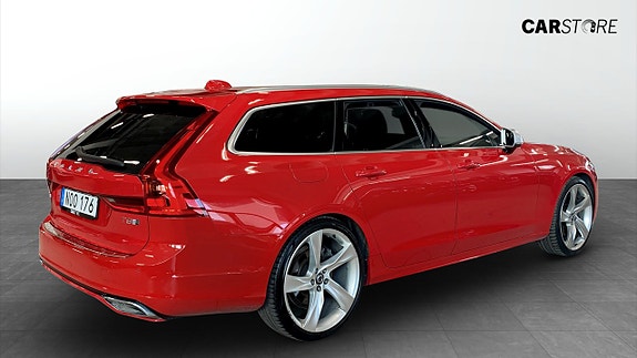 Volvo V90 2 of 22