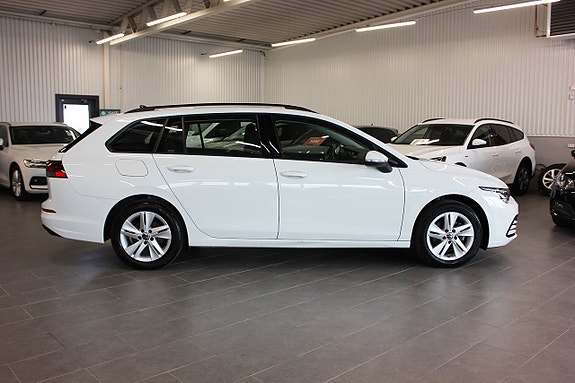 Volkswagen Golf VIII 14 of 18