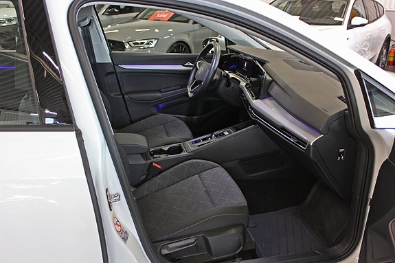 Volkswagen Golf VIII 6 of 18