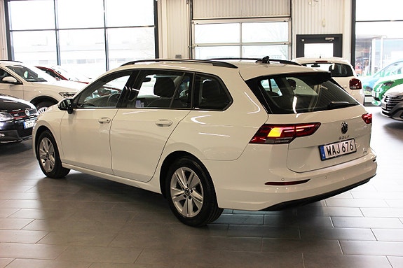 Volkswagen Golf VIII 12 of 18