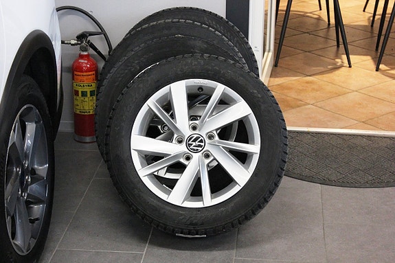 Volkswagen Golf VIII 16 of 18