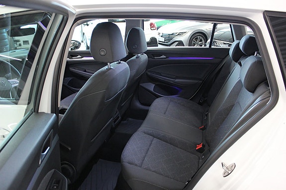 Volkswagen Golf VIII 13 of 18