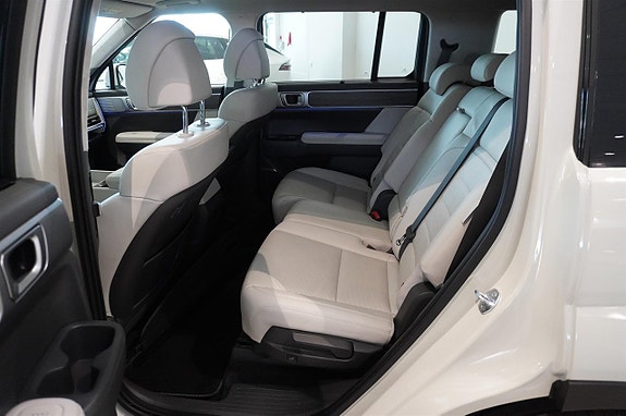 Hyundai Santa Fe 7 of 13