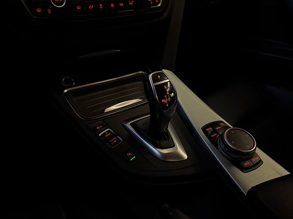 BMW 330d 13 of 13
