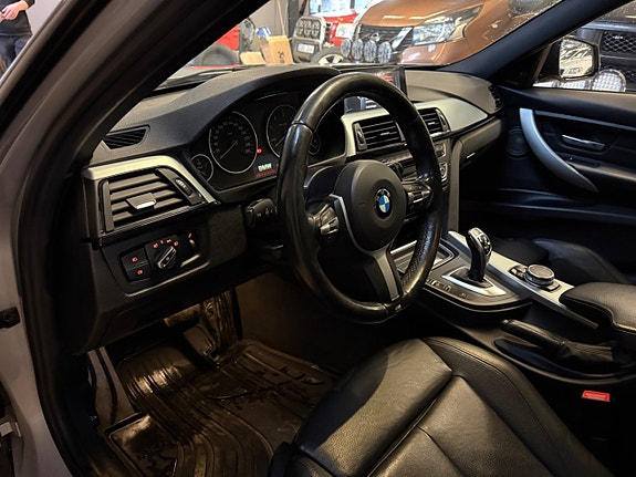 BMW 330d 12 of 13