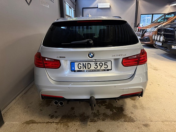 BMW 330d 5 of 5