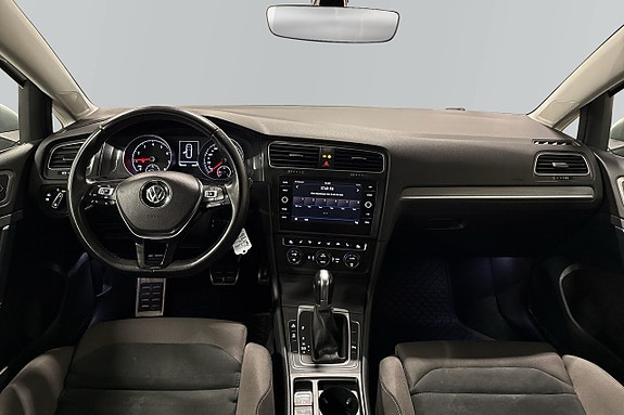 Volkswagen Golf Alltrack 4 of 5