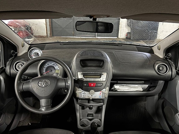 Toyota Aygo 12 of 14