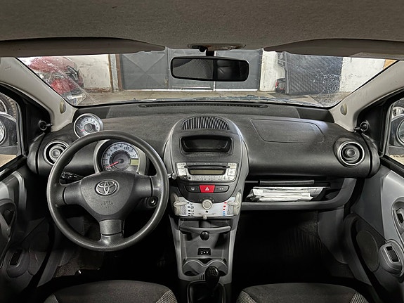 Toyota Aygo 11 of 14