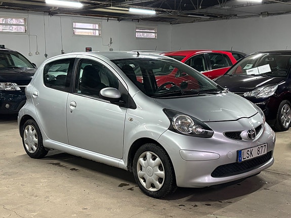 Toyota Aygo 2 of 14