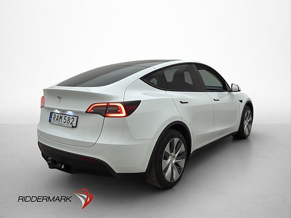 Tesla Model Y 5 of 30