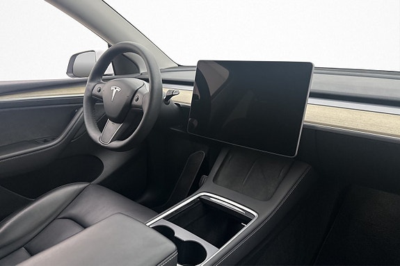 Tesla Model Y 30 of 30