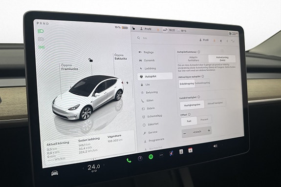 Tesla Model Y 27 of 30