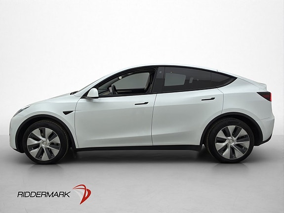Tesla Model Y 7 of 30