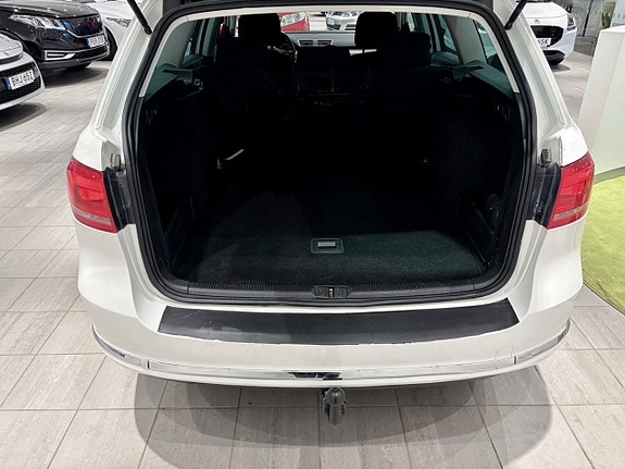 Volkswagen Passat 6 of 10
