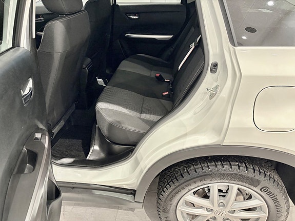 Suzuki Vitara 3 of 5