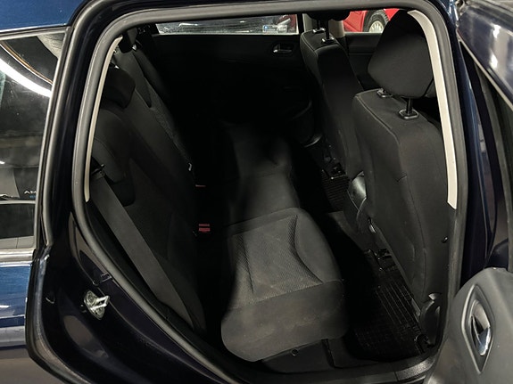 Peugeot 308 SW 10 of 14