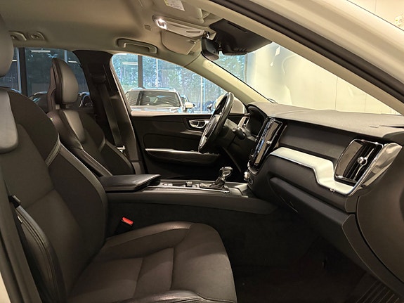 Volvo XC60 12 of 21