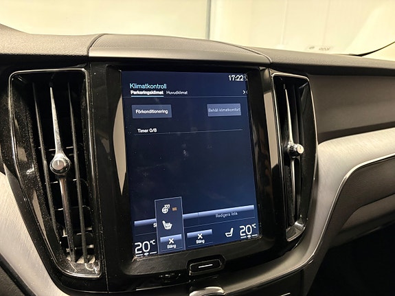 Volvo XC60 15 of 21
