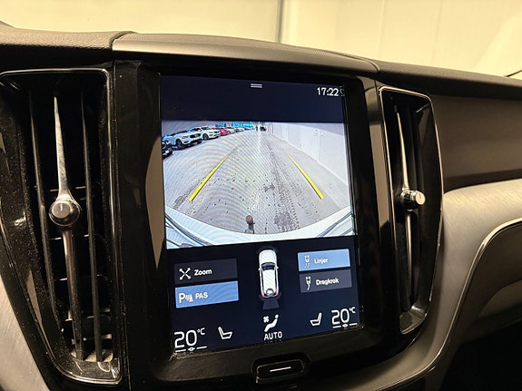 Volvo XC60 14 of 21