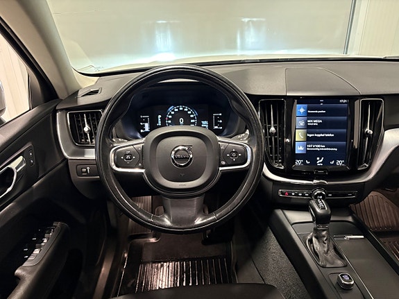 Volvo XC60 9 of 21