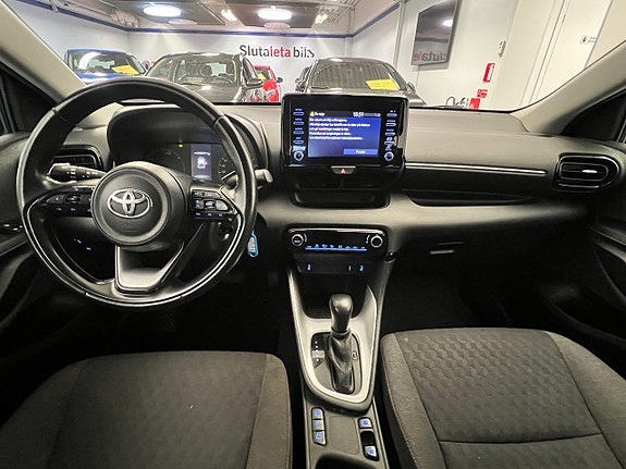 Toyota Yaris 11 of 22