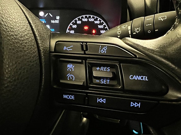 Toyota Yaris 18 of 22