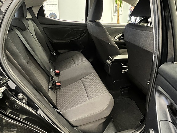 Toyota Yaris 9 of 22