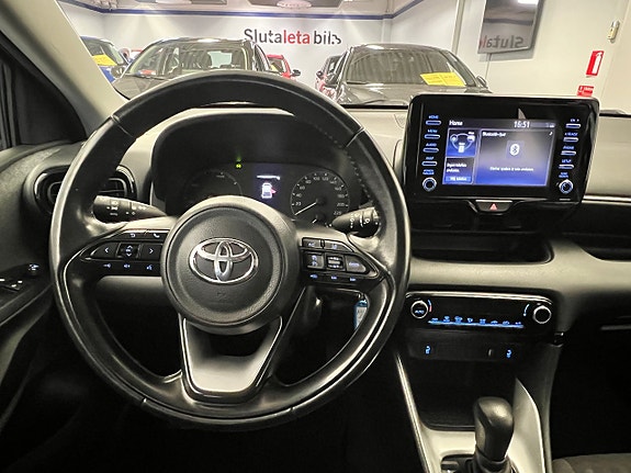 Toyota Yaris 12 of 22