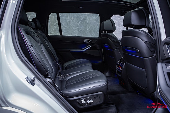 BMW X7 17 of 30