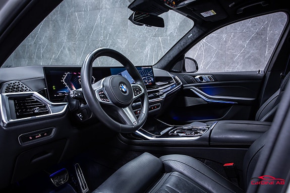 BMW X7 12 of 30